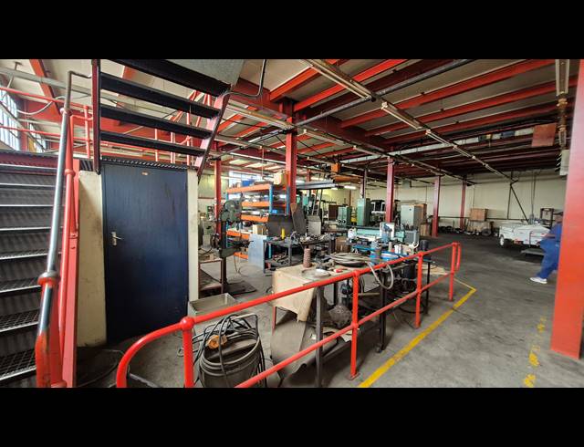 1,850M² FACTORY FOR SALE IN ANDERBOLT